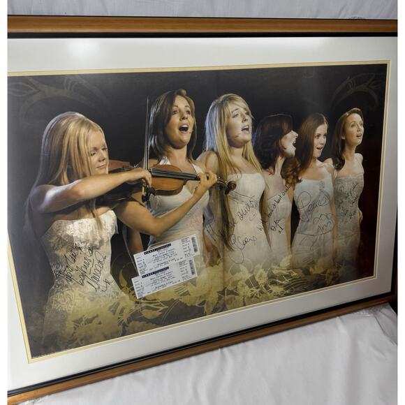 Celtic Woman Signed Poster + Tickets 2010 Tour Framed 29.5x40.5" - Picture 2 of 14